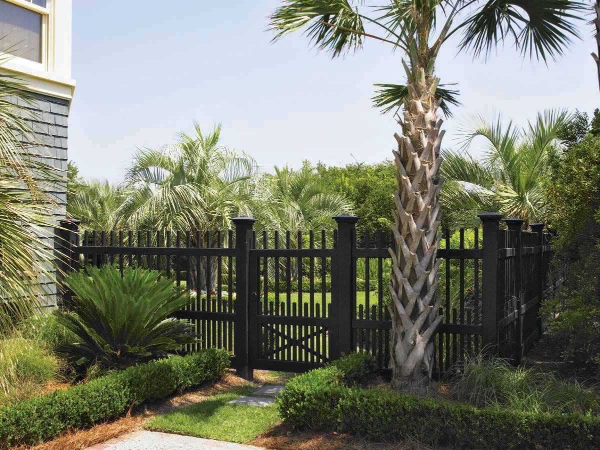 Landscape Fence Ideas and Gates - Landscaping Network